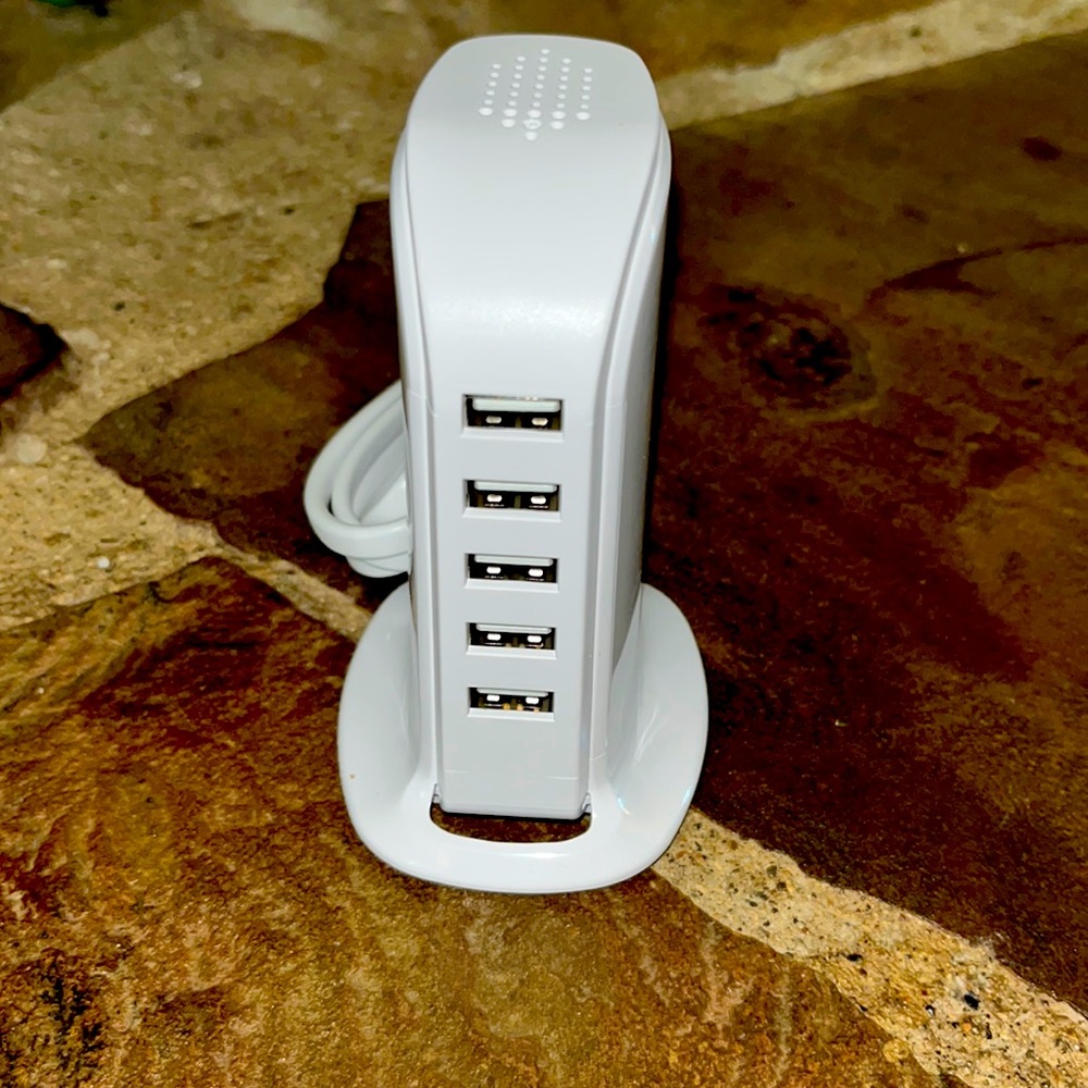 Intertek USB charger 5 port NWOT never used